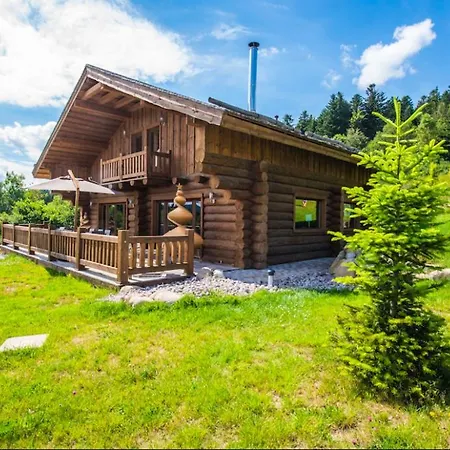 Serenity - Sleeps 9 - Hot Tub Шале