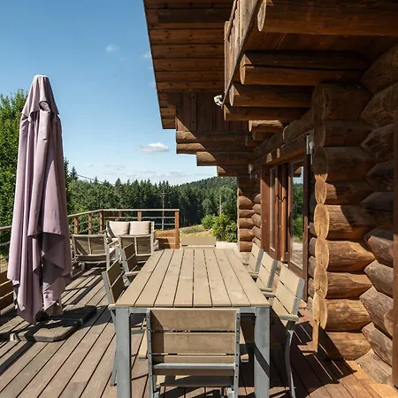 Serenity - Sleeps 9 - Hot Tub Шале